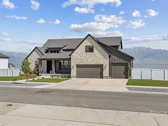 2nd image of 3582 S Garibaldi Way