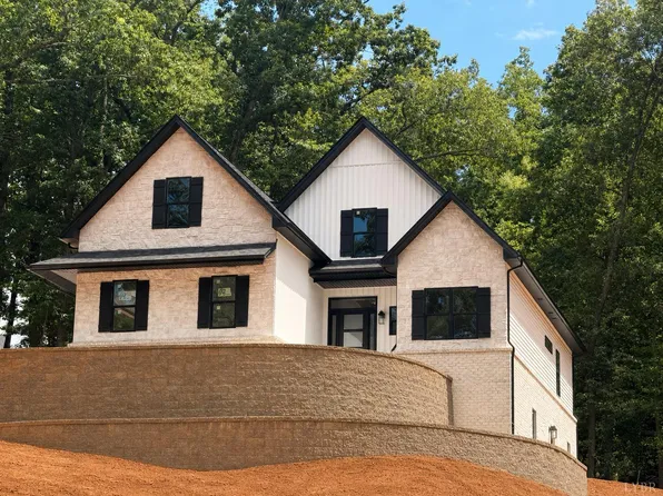 2445 Cifax Rd, Goode, VA 24556