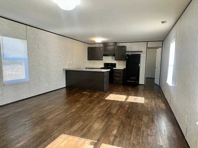 508 Blakley Dr — Photo 3