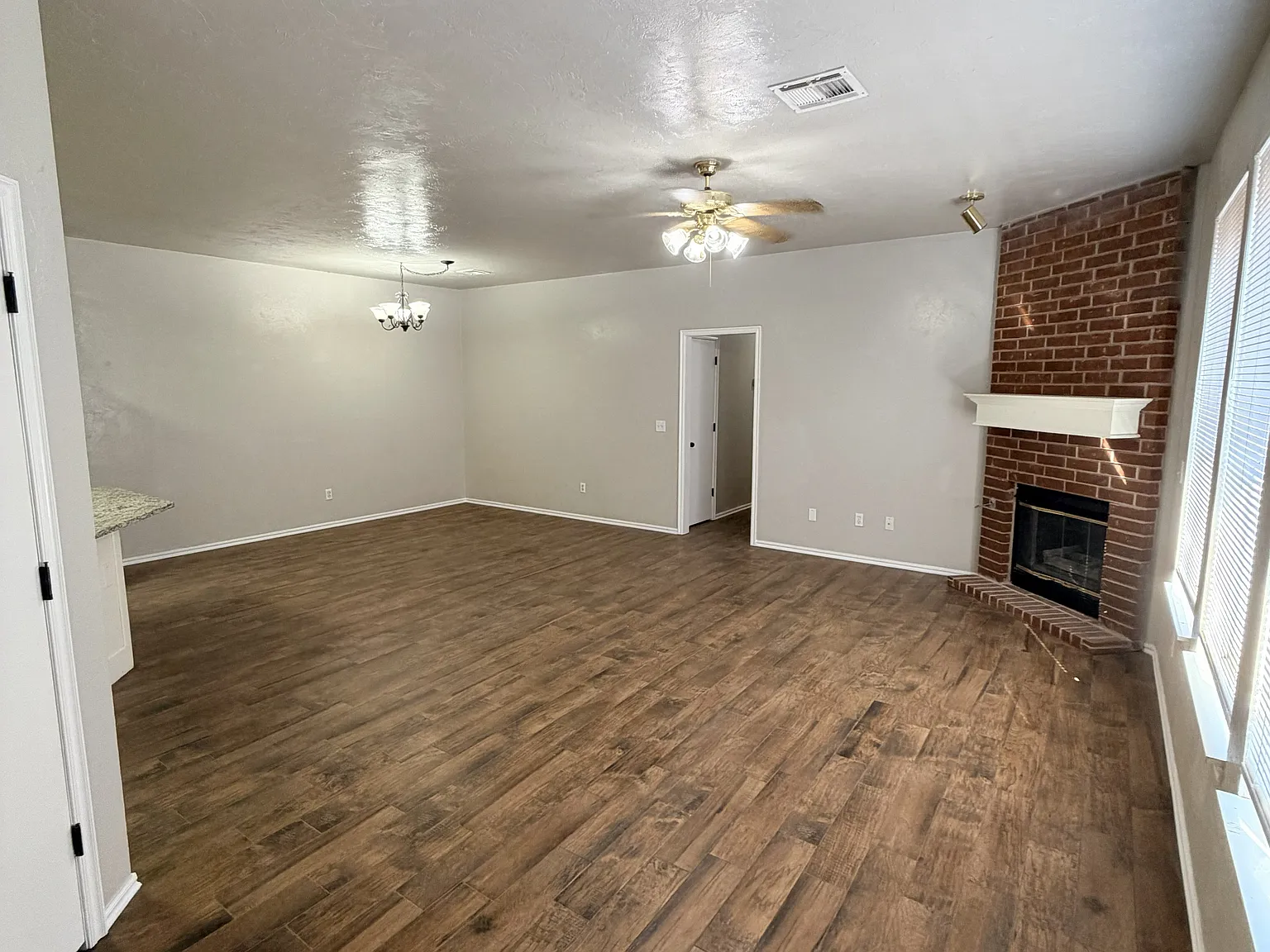 3 bed, 1424 sqft, $1,550 — Photo 2