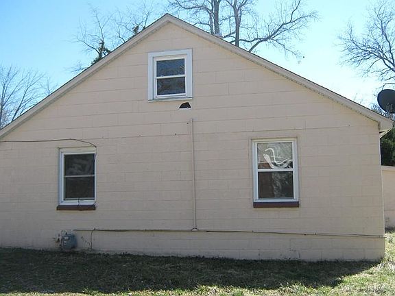 3rd image of 815 N 4th St