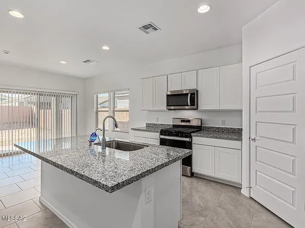 1258 S Nedra Pl, Vail, AZ 85641