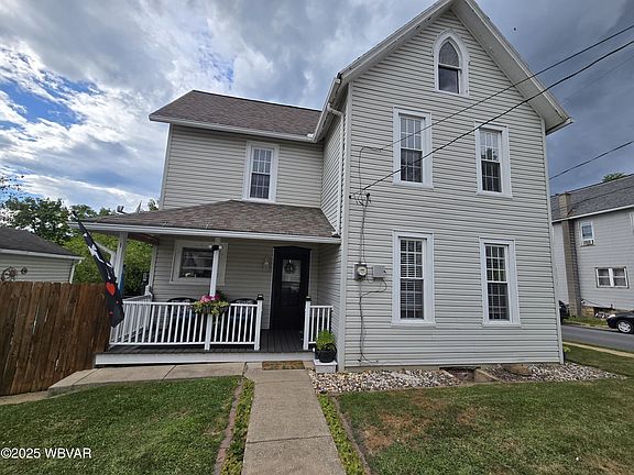 2nd image of 124 Pine St