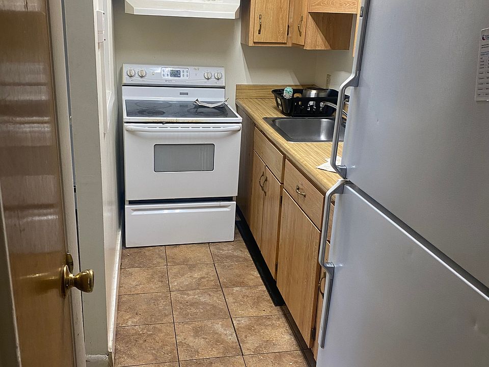 1st image of 4906 Chalet Dr APT 9
