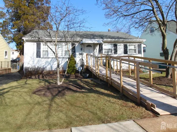 303 Columbus Pl, New Brunswick, NJ 08901