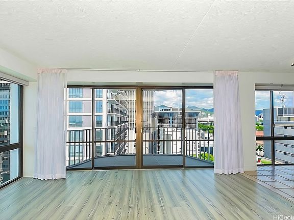 5th image of 700 Richards St APT 1104