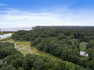 33 Oakridge Dr, Old Lyme, CT 06371