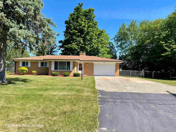 3192 Luther Rd, Saginaw, MI 48603