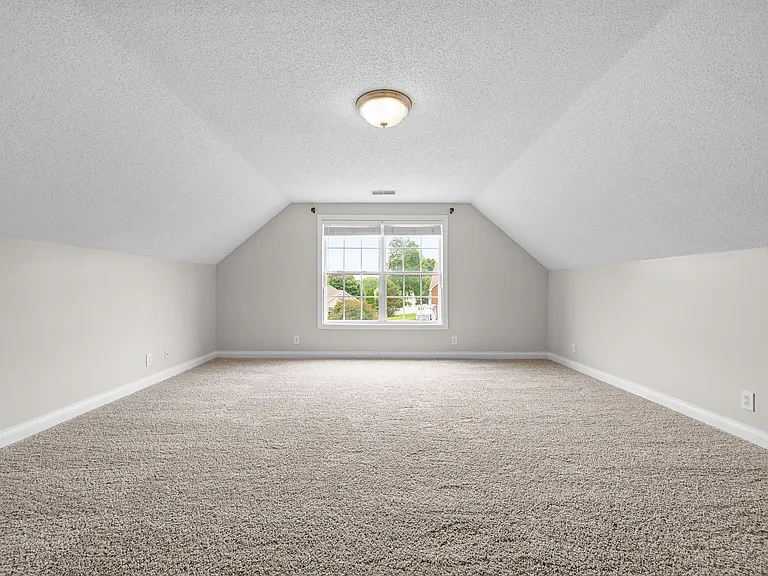 706 Shamrock Ct — Photo 29