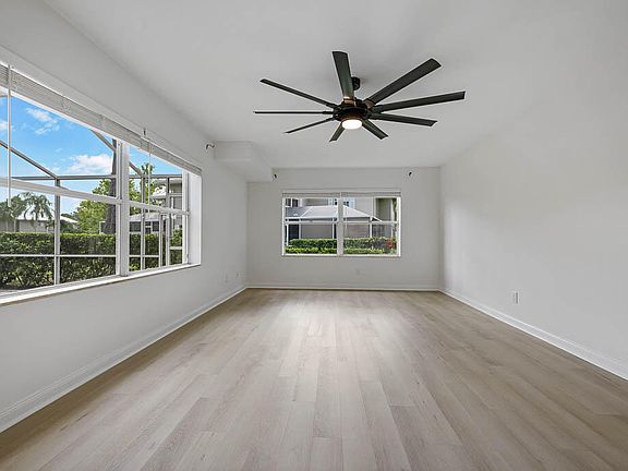 5th image of 2907 SW Lakemont Place