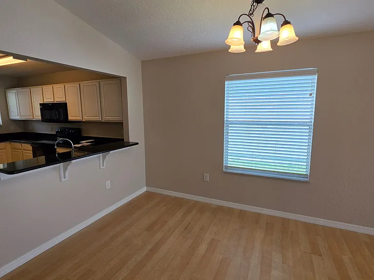 4900 NE 123rd Ln — Photo 7