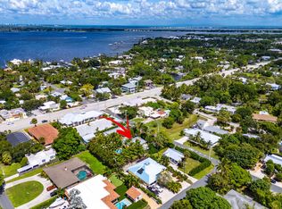 418 SE Alamanda Way, Stuart, FL 34996
