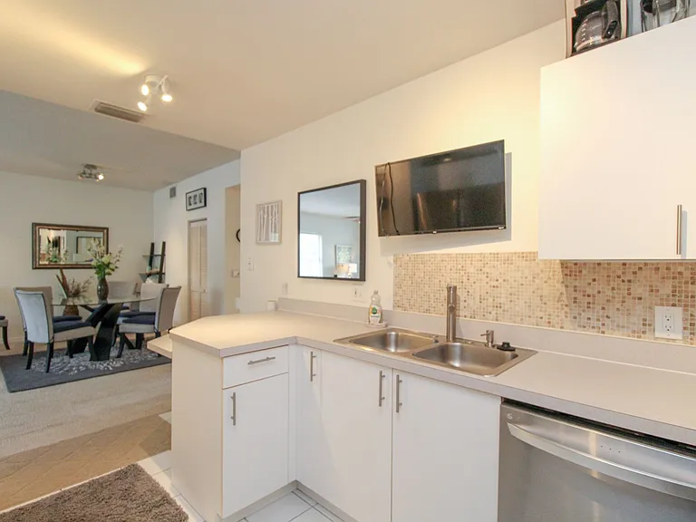 519 Roma Ct #3208 — Photo 22