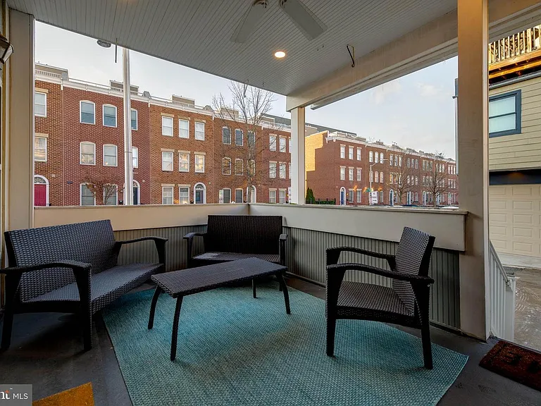 142 W Clement St — Photo 41