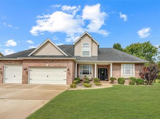 127 Stonebriar Dr, Troy, IL 62294