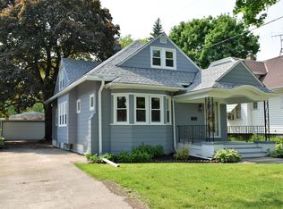 1517 N 67th St, Wauwatosa, WI 53213