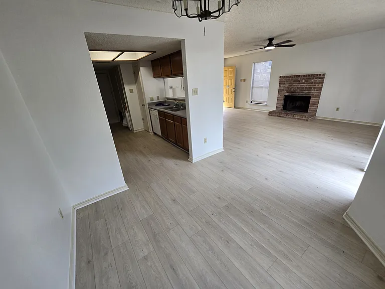 6610 Windrift Way — Photo 14
