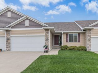 6066 Bradford Ln, Johnston, IA 50131