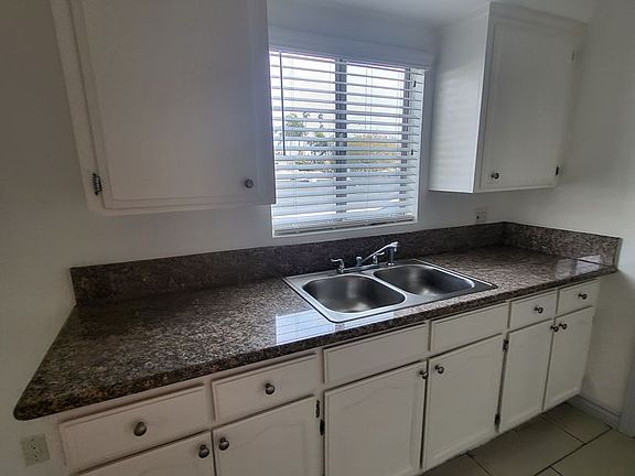 5th image of 411 E 97th St APT 8