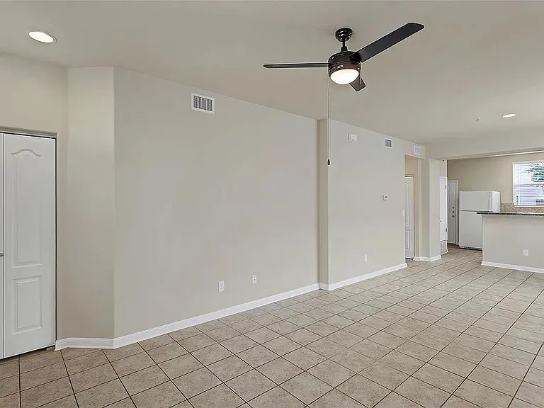 334 Newberry Main Cv — Photo 14