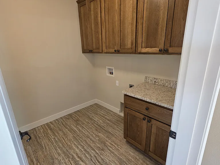 918 SW Blackberry Ln — Photo 6