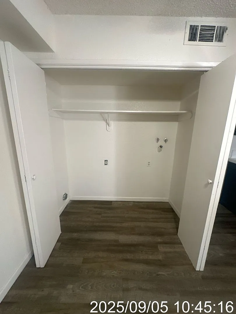 2 Bedroom 1 Bathroom — Photo 1