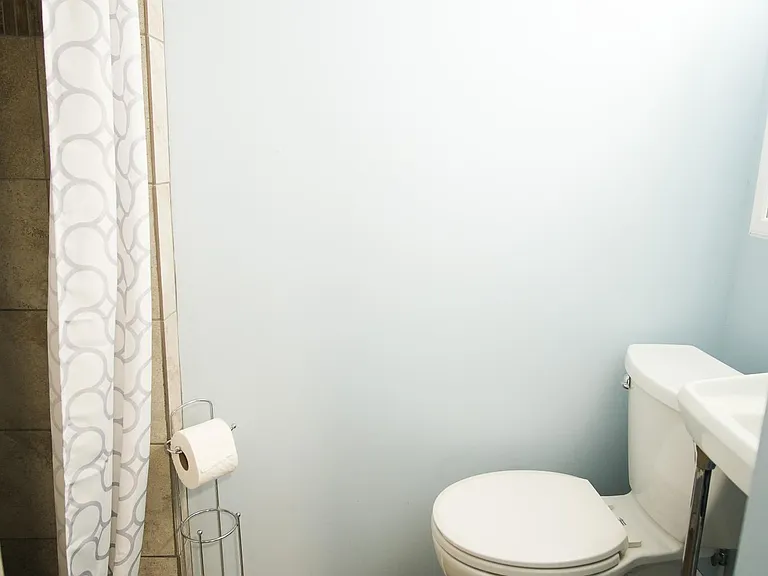 328 N Craig St #A — Photo 5