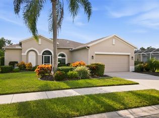 414 Londonderry Dr, Sarasota, FL 34240