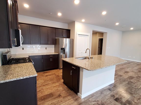 4th image of 20912 79th St E