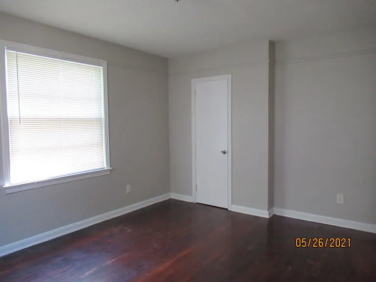 539 W 23rd St — Photo 11