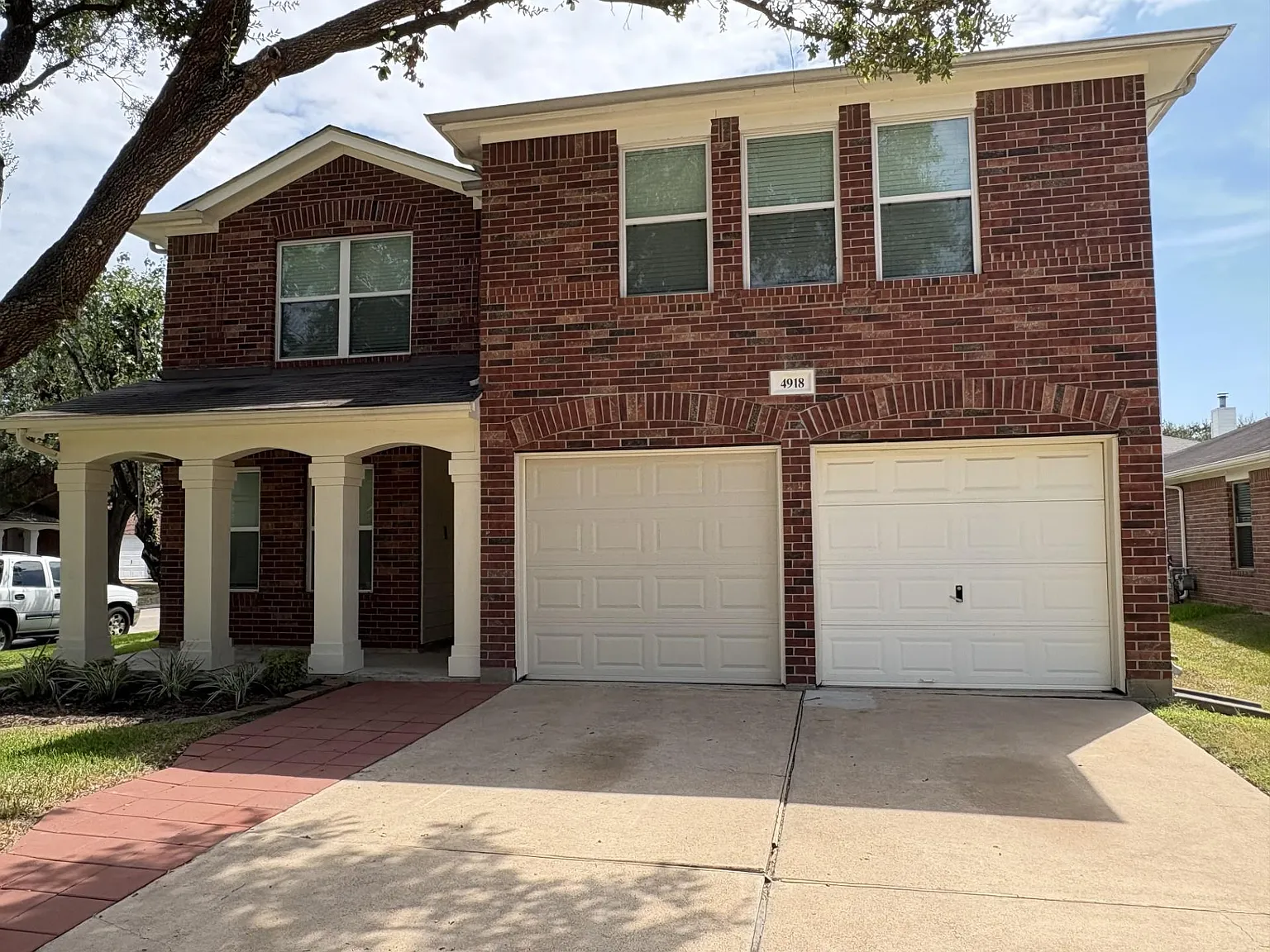 4 bed, 2.5 bath, 2430 sqft, $2,100 — Photo 3