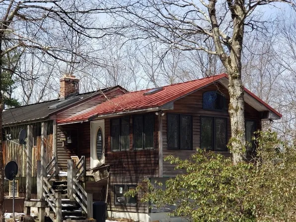 29 Ladyslipper Ln, Shutesbury, MA 01072
