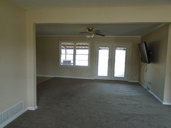 5th image of 2401 Hollis Dr