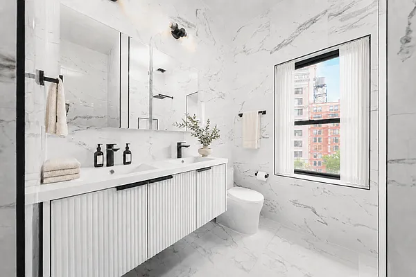 Bathroom, photo 2