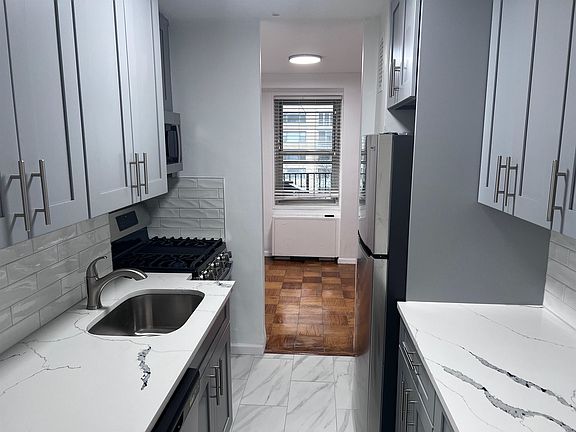 3rd image of 225 Saint Pauls Ave APT 6H