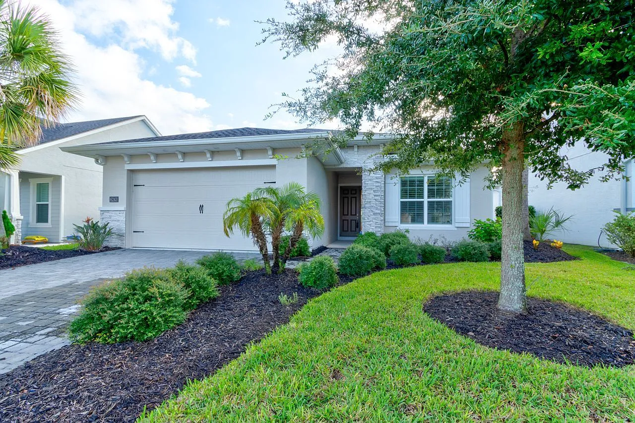 4 bed, 2.0 bath, 2003 sqft, $2,650 — Photo 1