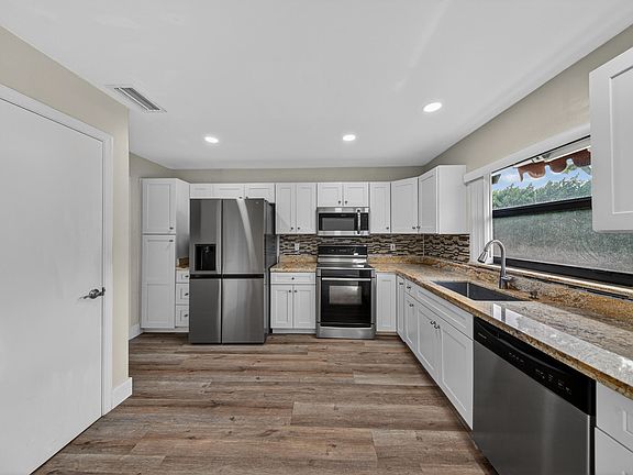 3rd image of 4867 Hawkwood Road