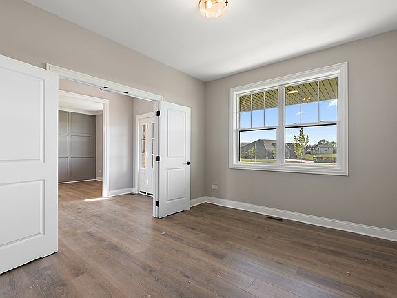 4th image of 22979 Lancaster Ct