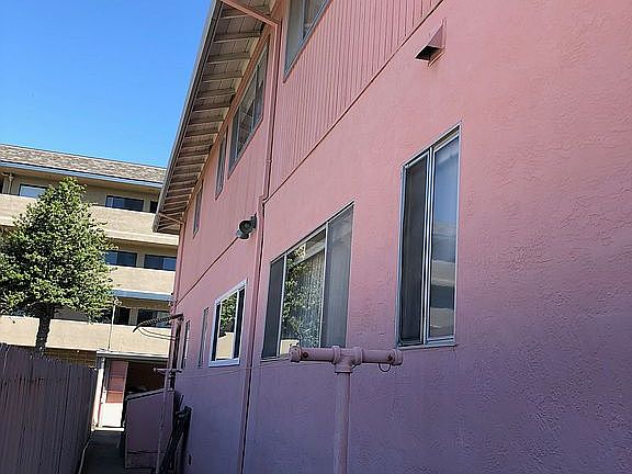 3rd image of 496 W Joaquin Ave