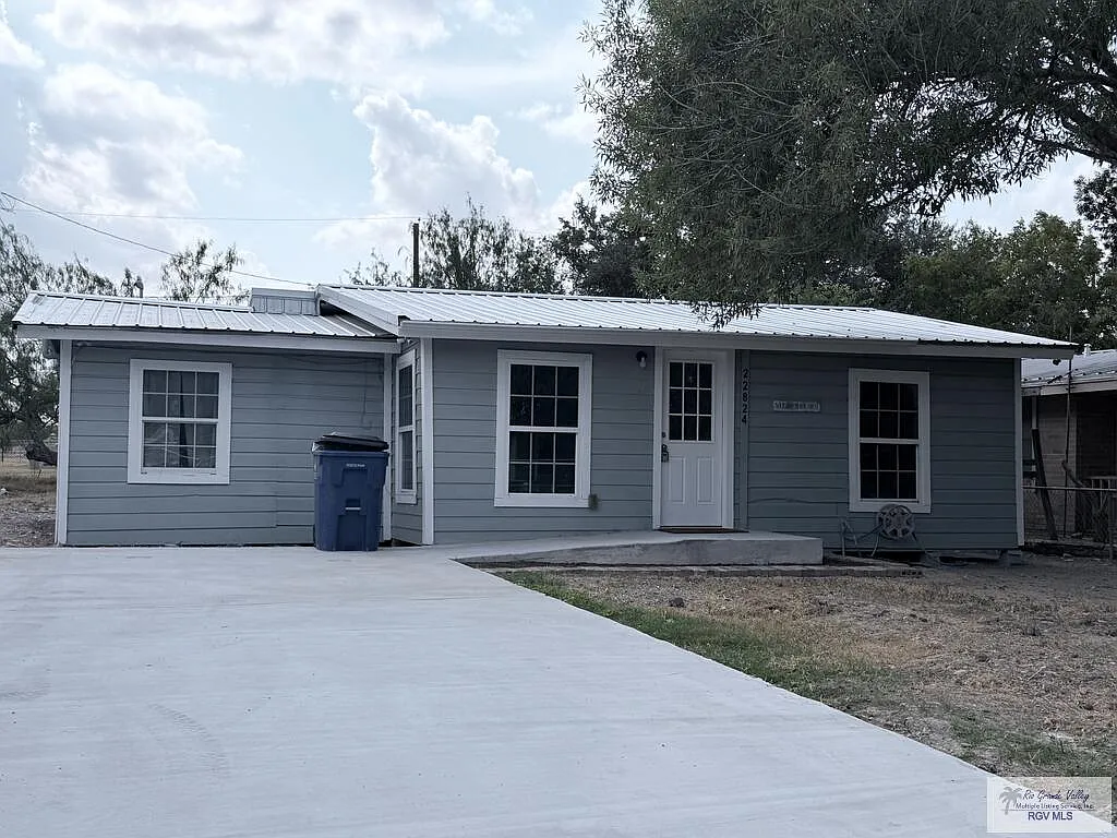 4 bed, 2.0 bath, 1368 sqft, $1,200 — Photo 1
