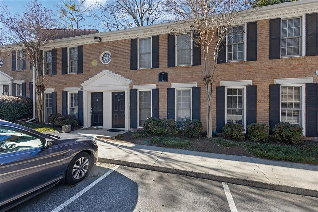 2 bed, 1.5 bath, 1020 sqft, $1,800 — Photo 1
