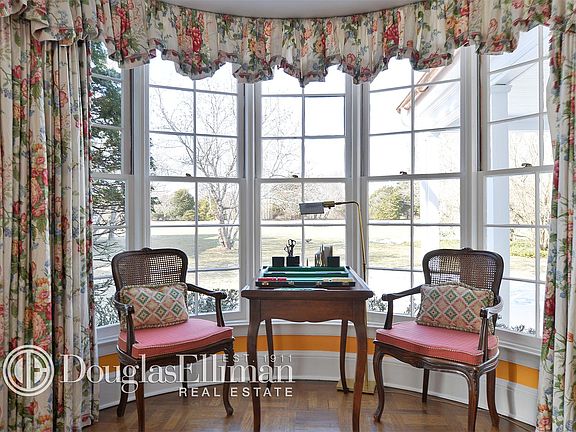 5th image of 251 Captains Neck Ln