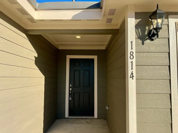 1814 Fergus Dr, Ponder, TX 76259