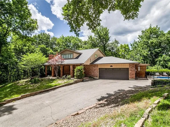 5480 NW Platte Dr, Riverside, MO 64150