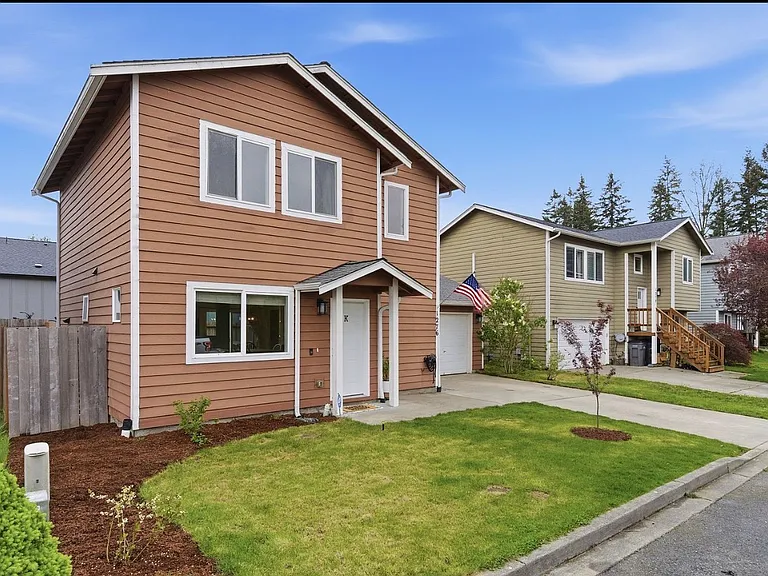 1276 SE Casandra Loop — Photo 2