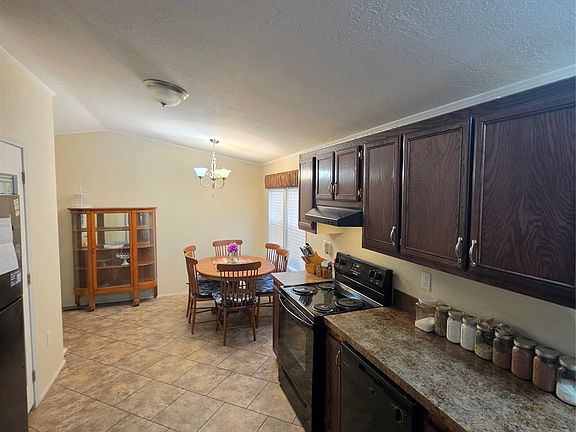5th image of 237 High Bluff Dr