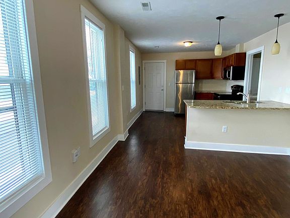 3rd image of 1224 Plainfield Ave NE APT 2