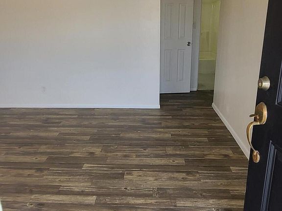 3rd image of 11221 W OREGON Avenue