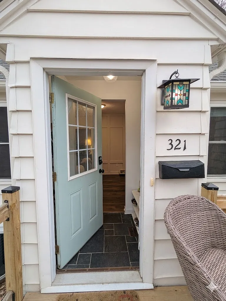3 bed, 1382 sqft, $2,995 — Photo 3