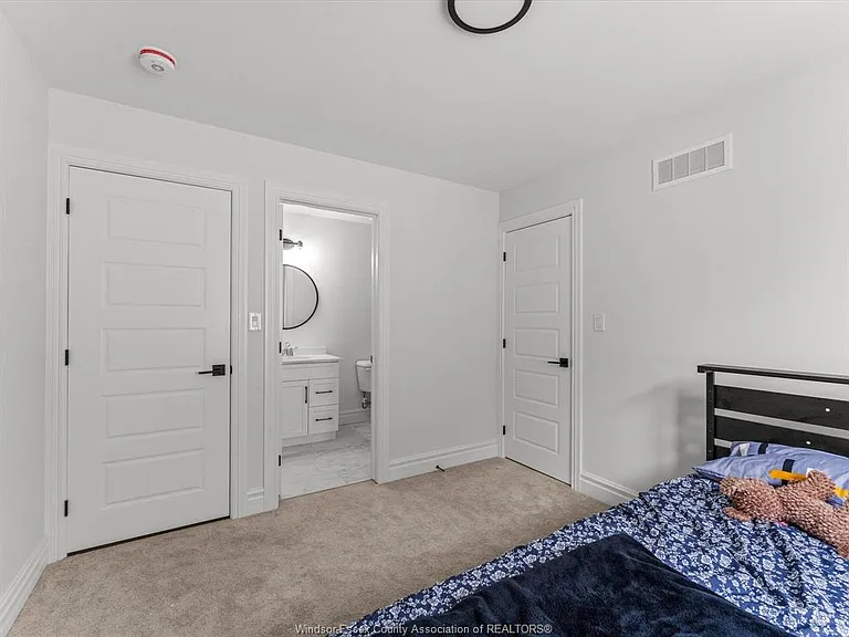 93 Belleview Dr — Photo 33